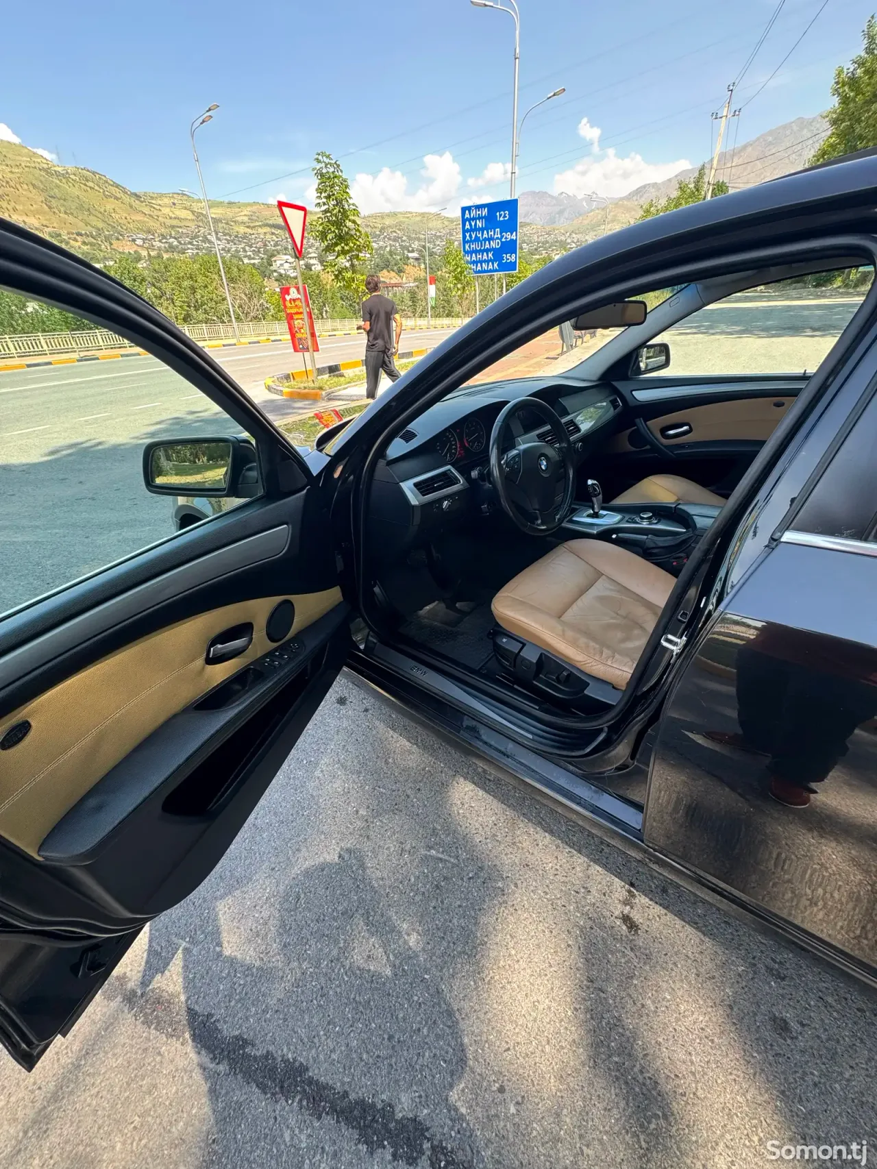 BMW 5 series 2010 · 2.5 AT