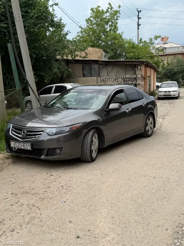 Honda Accord 2012 · 2.4 AT