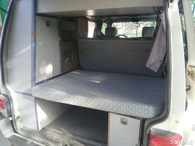 Volkswagen California 1992 · 2.4 MT