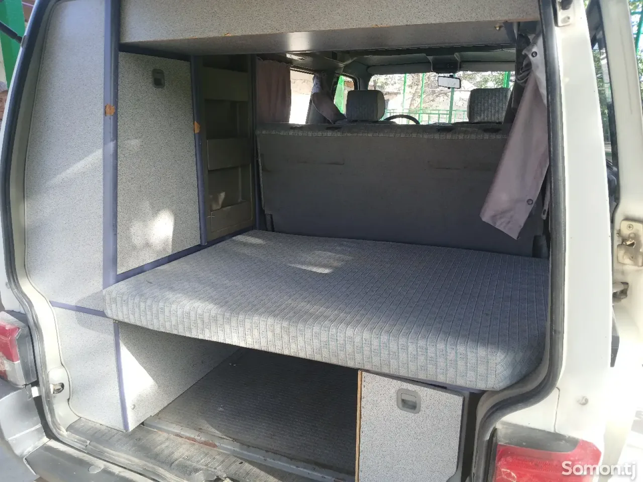 Volkswagen California 1992 · 2.4 MT
