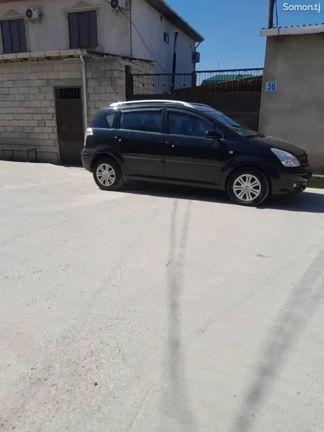 Toyota Verso 2006 · 1.8 MT