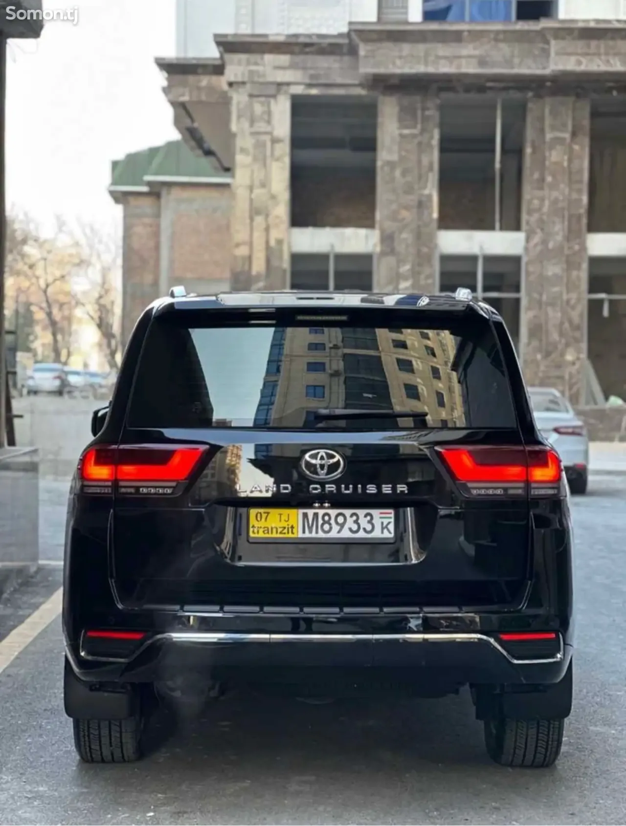 Toyota Land Cruiser 2022 · 3.5 AT