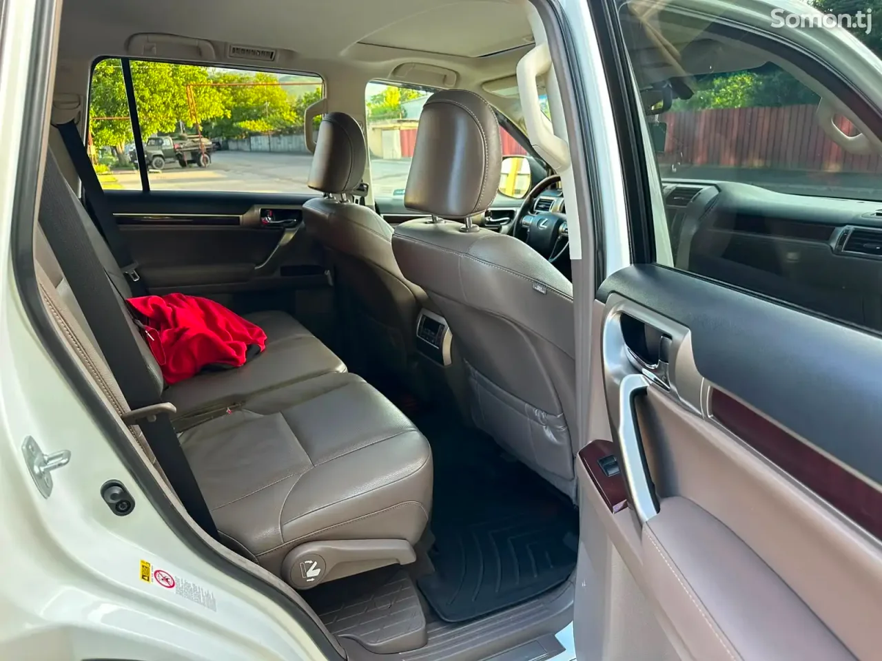 Lexus GX series 2015 · 4.6 AT