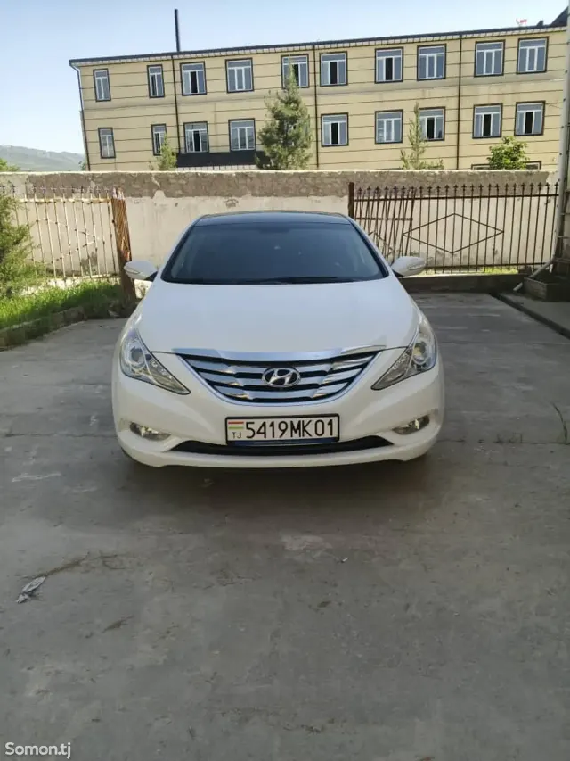 Hyundai Sonata 2012 · 2.0 AT
