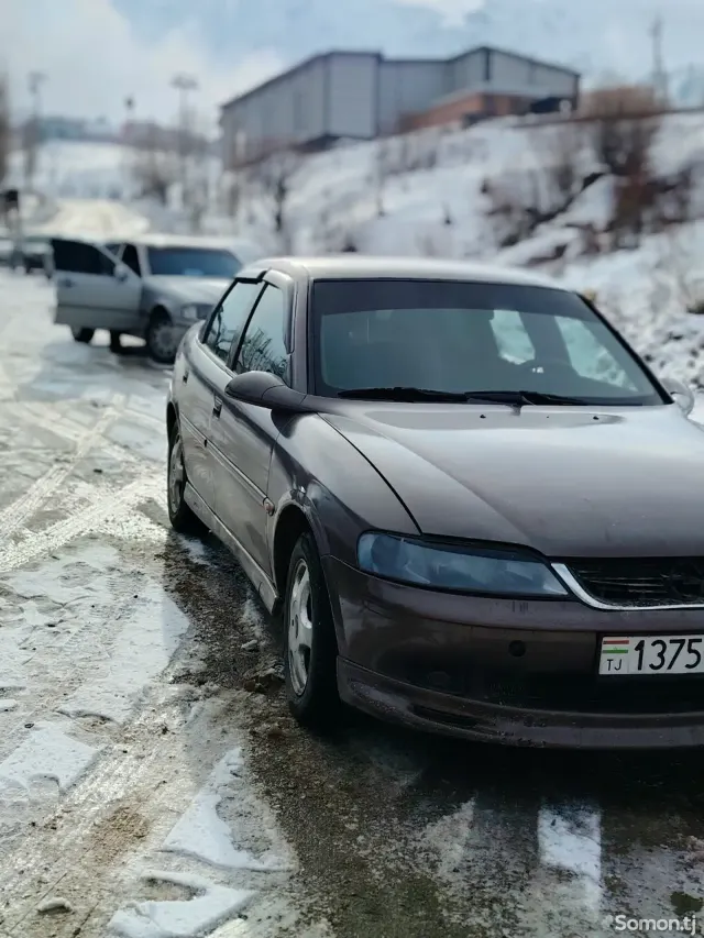 Opel Vectra B 1998 · 1.6 MT