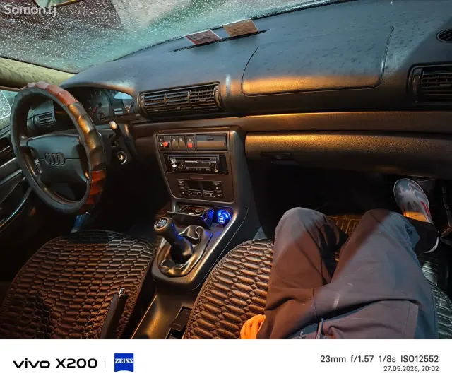 Audi A4 1996 · 1.6 MT