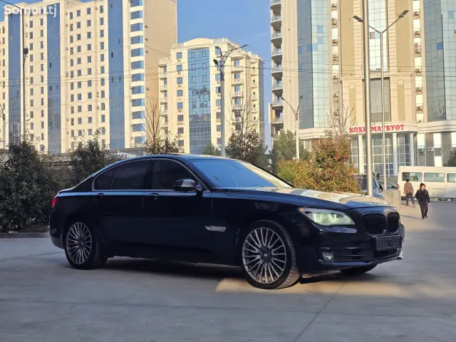 BMW 7 series 2012 · 4.4 AT