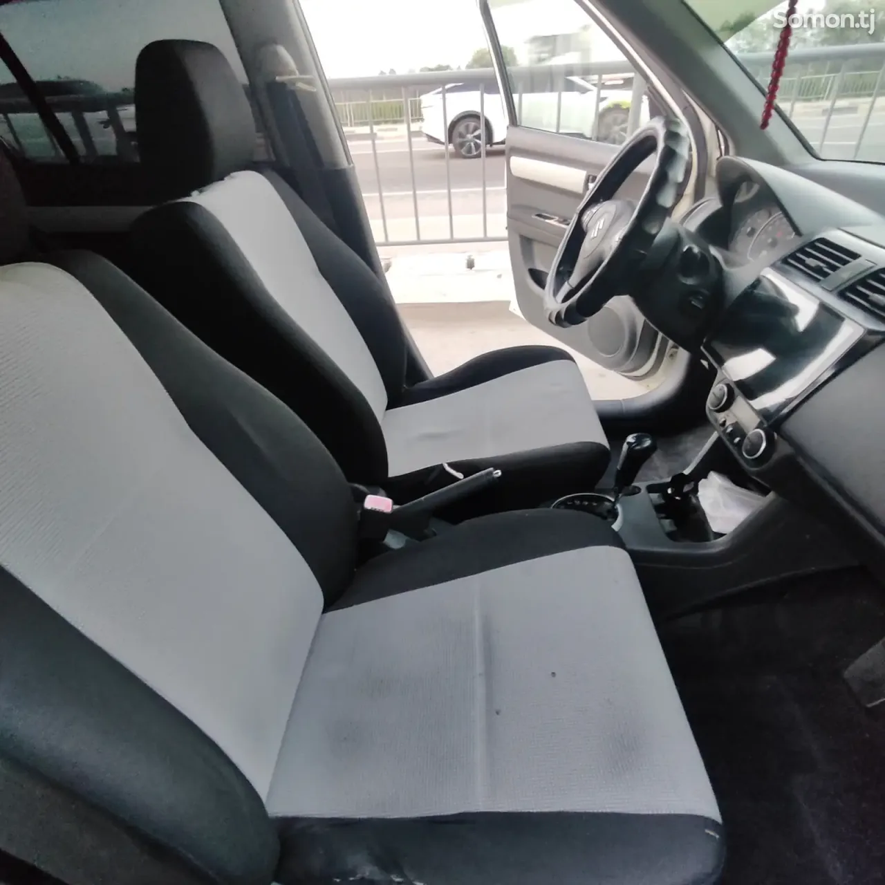 Suzuki Swift 2006 · 1.3 AT