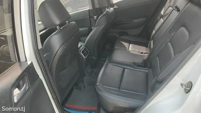 Kia K5 2016 · 1.6 AT