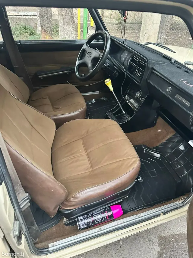 Lada (ВАЗ) 2107 1985 · 1.3 MT