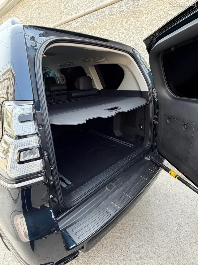 Toyota Land Cruiser Prado 2020 · 2.8 AT