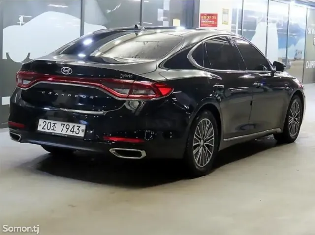 Hyundai Grandeur 2018 · 2.4 AT