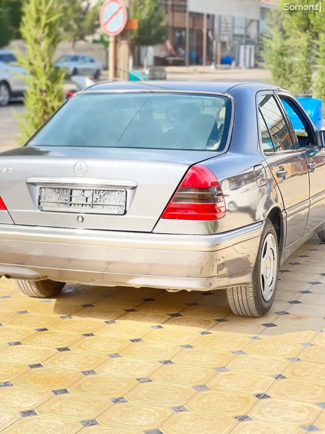 Mercedes-Benz C class 1995 · 1.8 MT