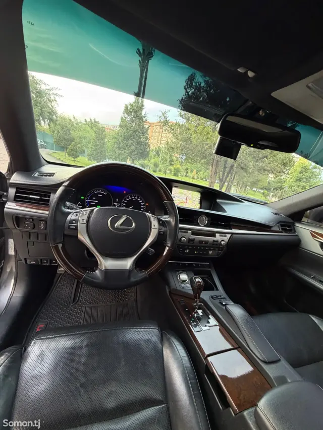 Lexus ES series 2014 · 3.0 AT