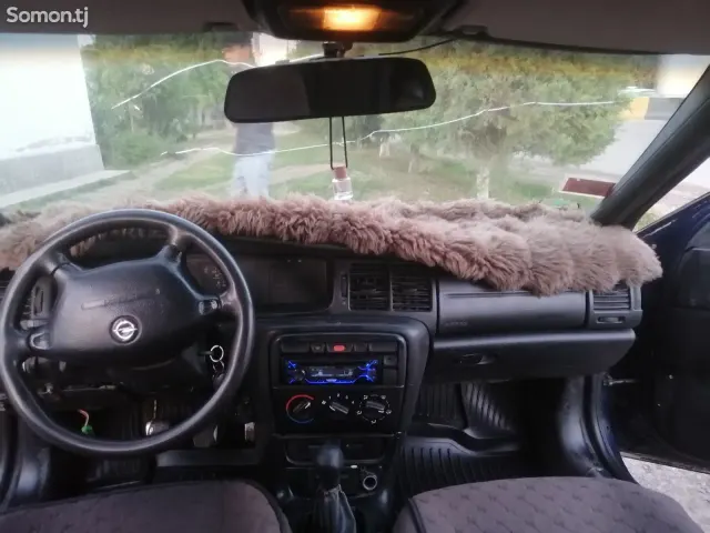 Opel Vectra B 1996 · 1.6 MT