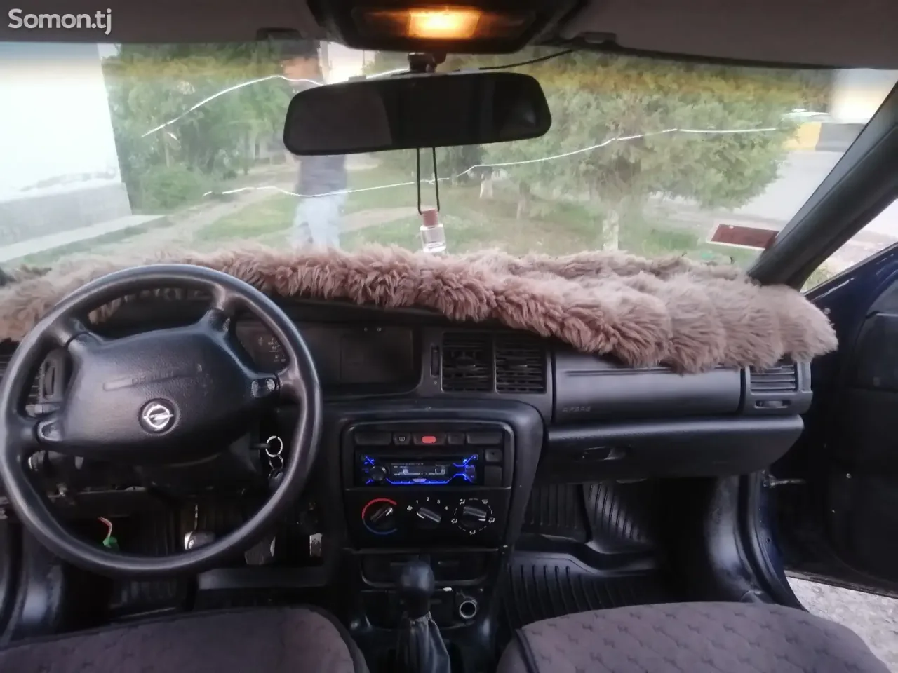 Opel Vectra B 1996 · 1.6 MT