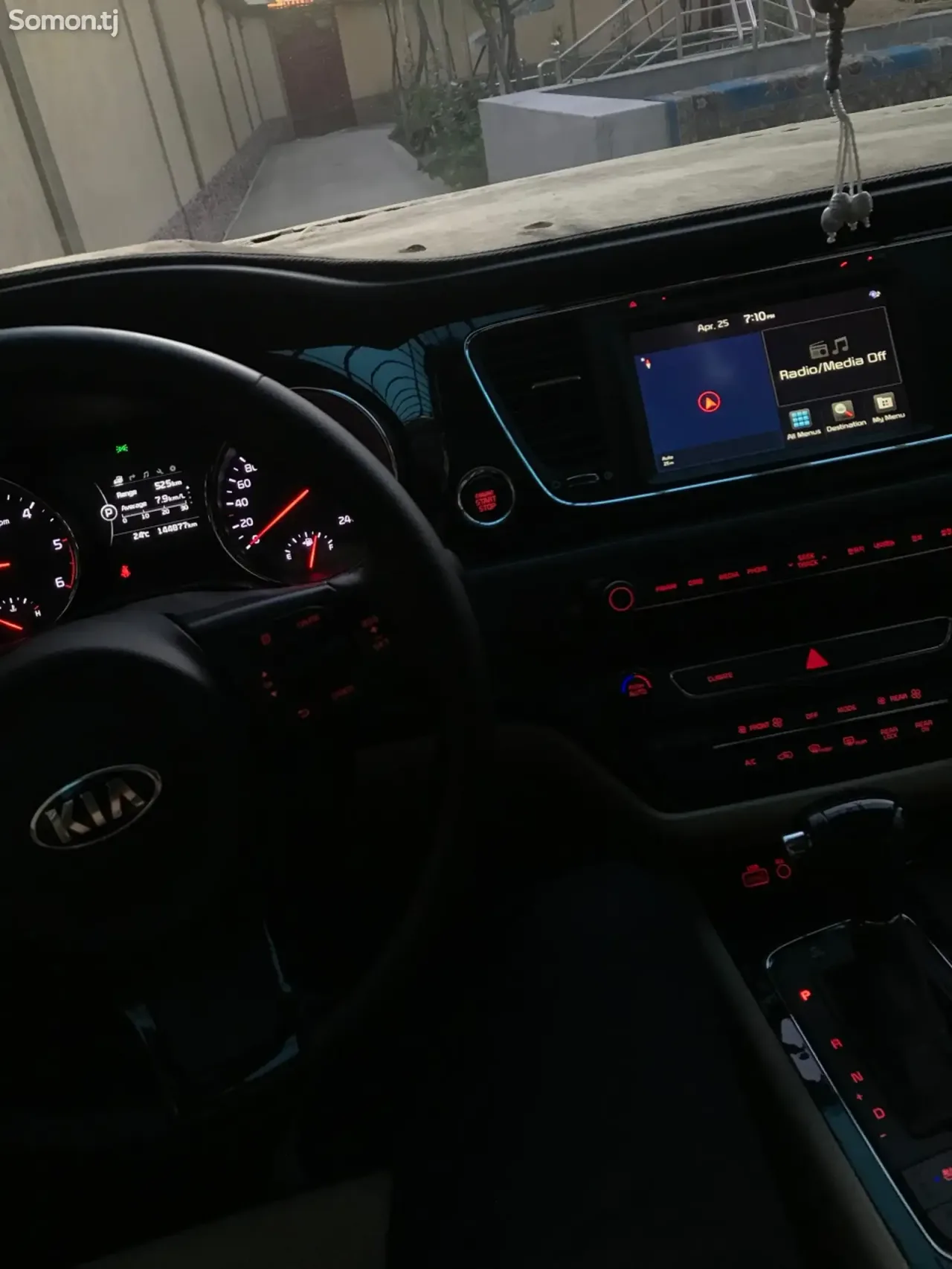 Kia Carnival 2016 · 2.2 AT