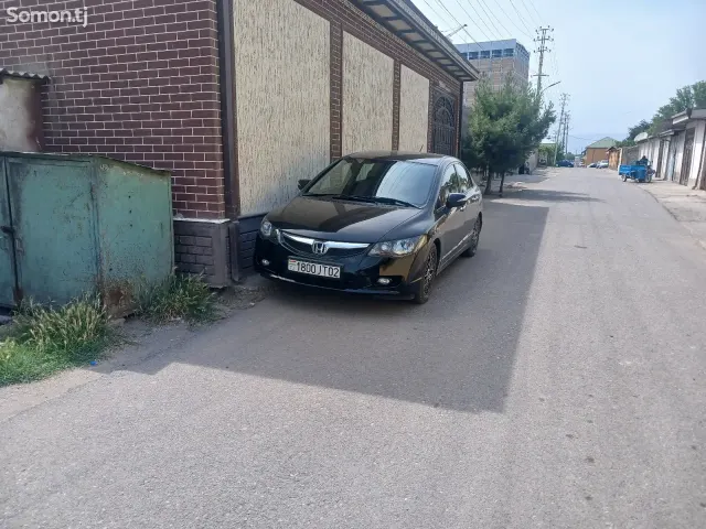 Honda Civic 2009 · 1.8 AT
