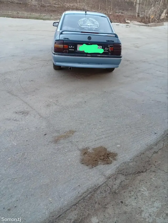 Opel Vectra A 1993 · 1.8 MT