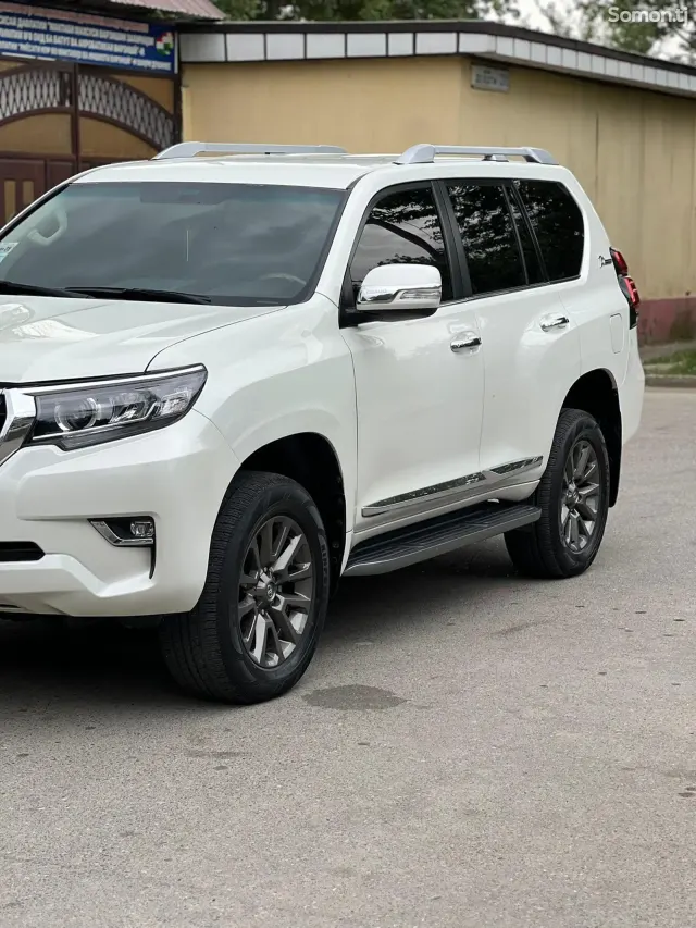 Toyota Land Cruiser Prado 2011 · 4.0 AT