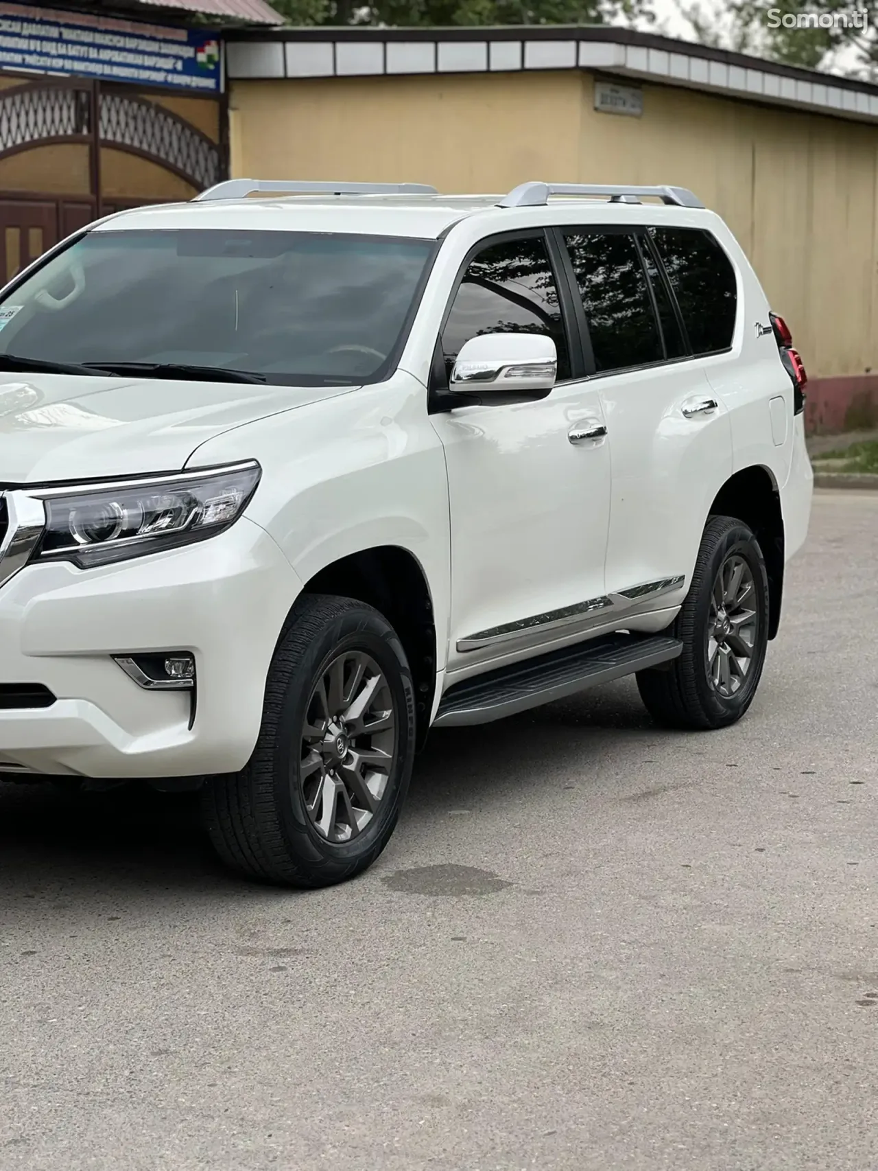 Toyota Land Cruiser Prado 2011 · 4.0 AT
