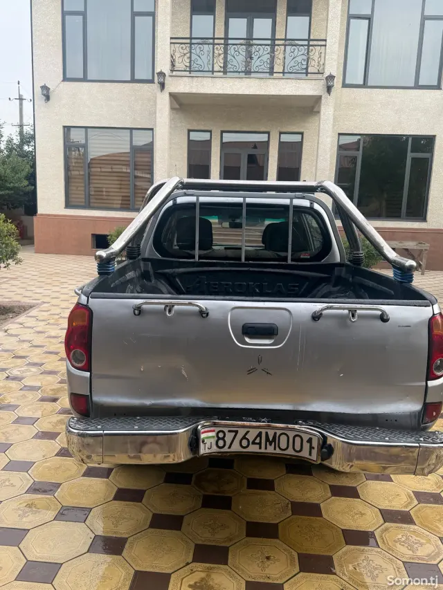 Mitsubishi L200 2008 · 2.4 MT
