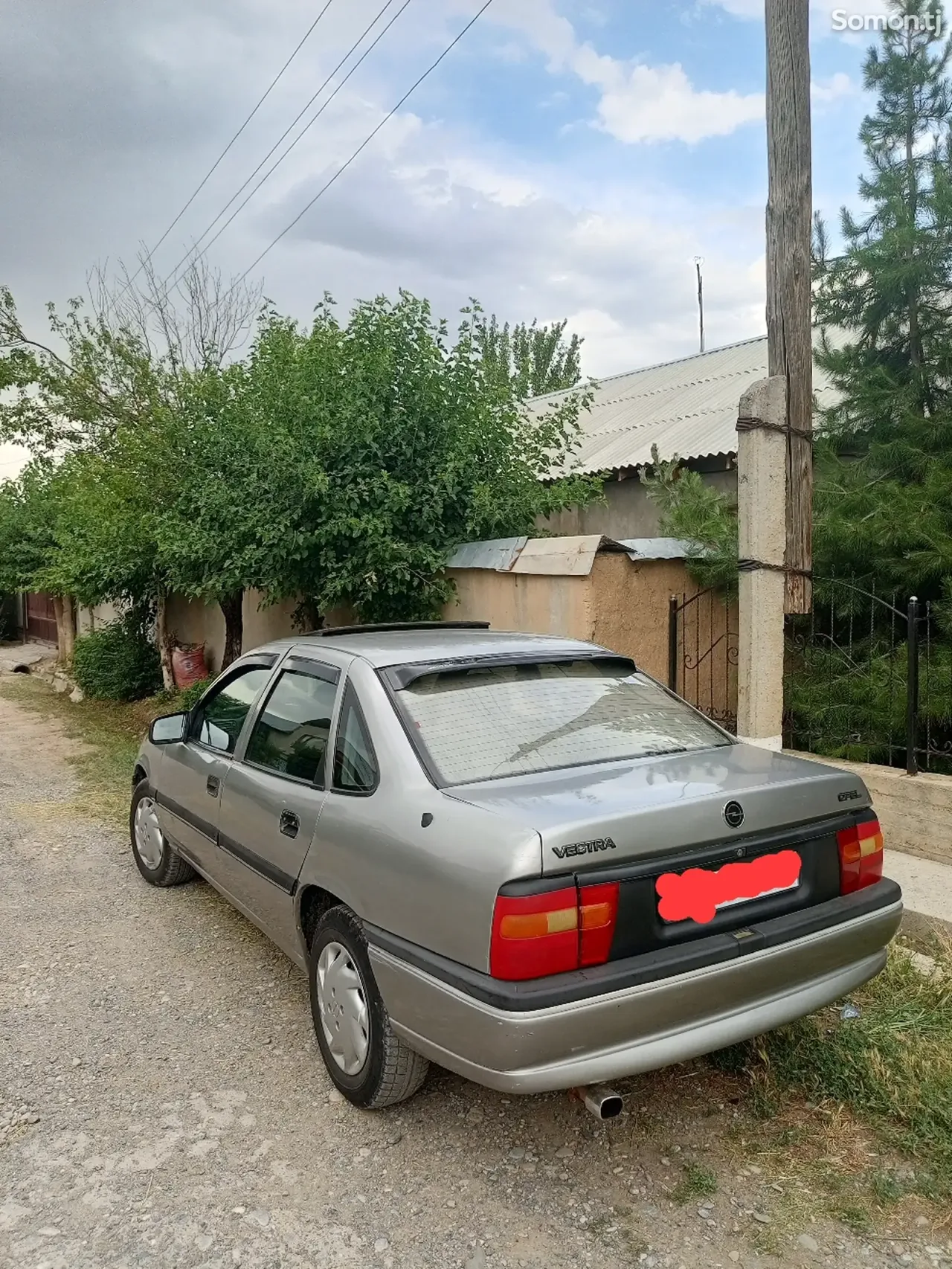 Opel Vectra A 1995 · 1.6 MT