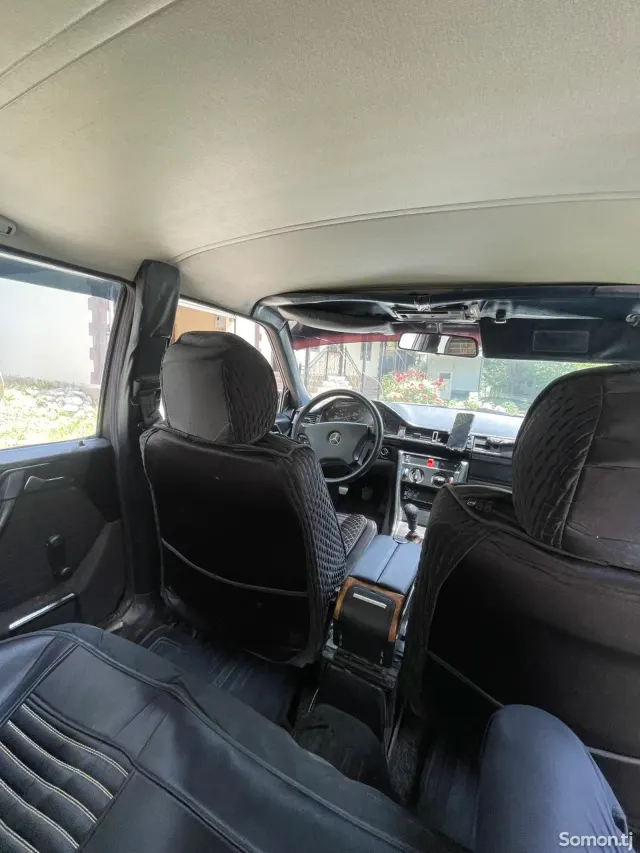 Mercedes-Benz W124 1991 · 2.0 MT