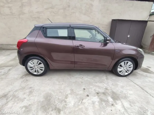 Suzuki Swift 2017 · 1.1 AT