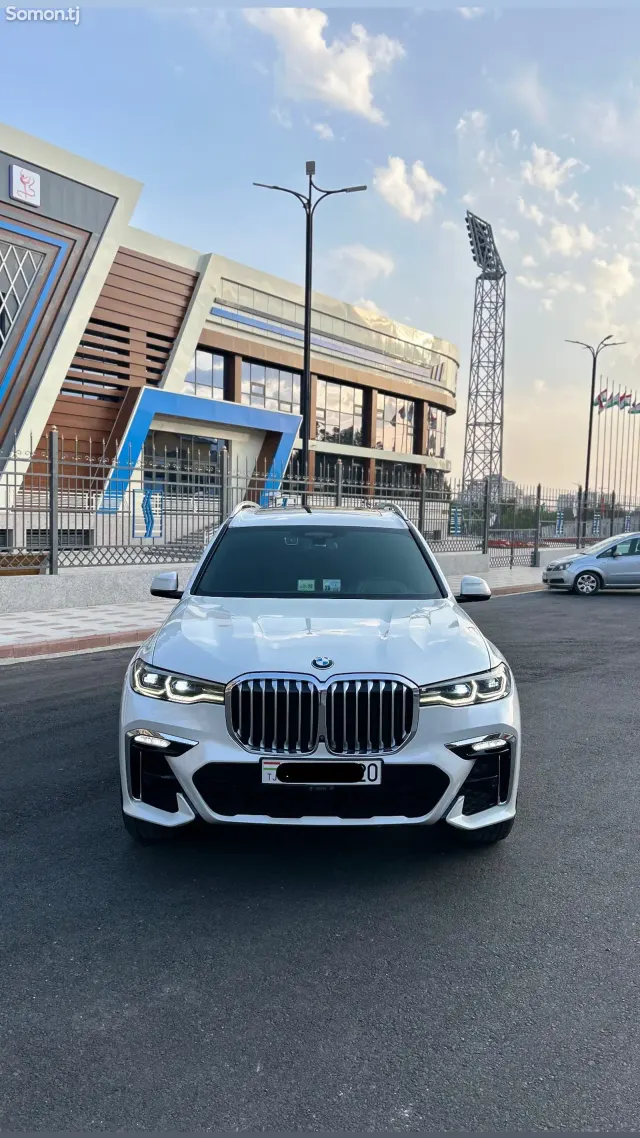 BMW X7 2022 · 3.0 AT