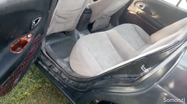Daewoo Leganza 1997 · 1.8 MT