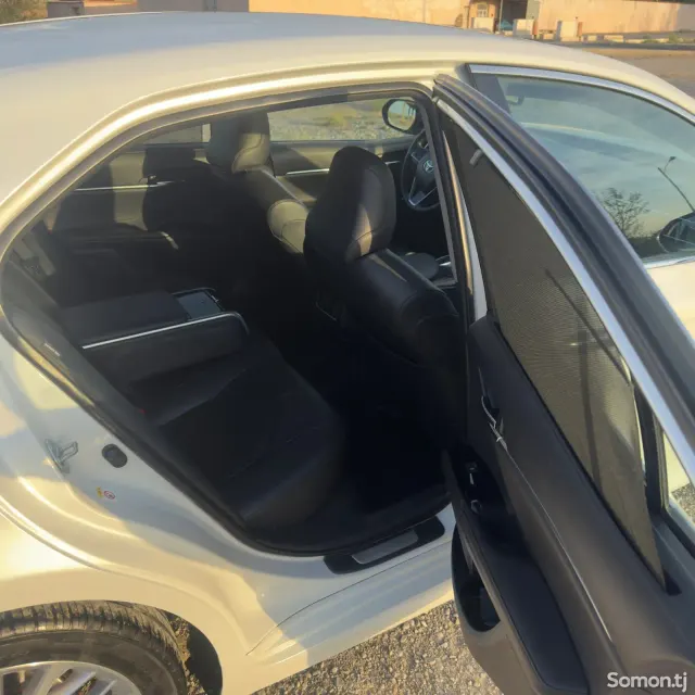 Toyota Camry 2019 · 3.5 AT