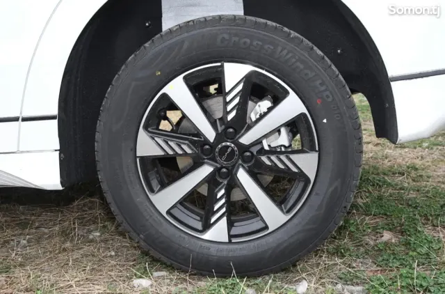 BYD E2 2025 · AMT