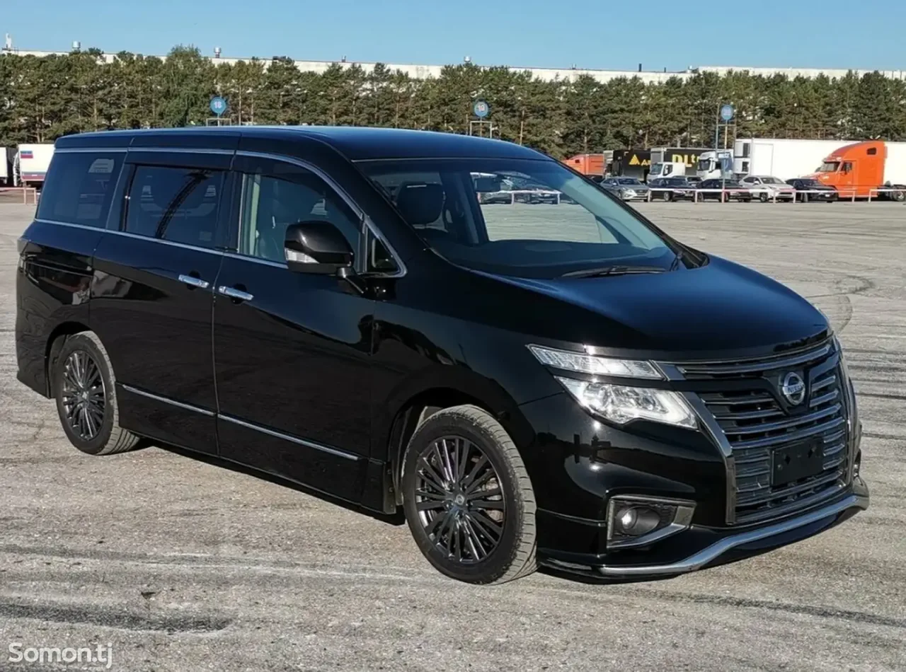 Nissan Elgrand 2015 · 2.5 CVT