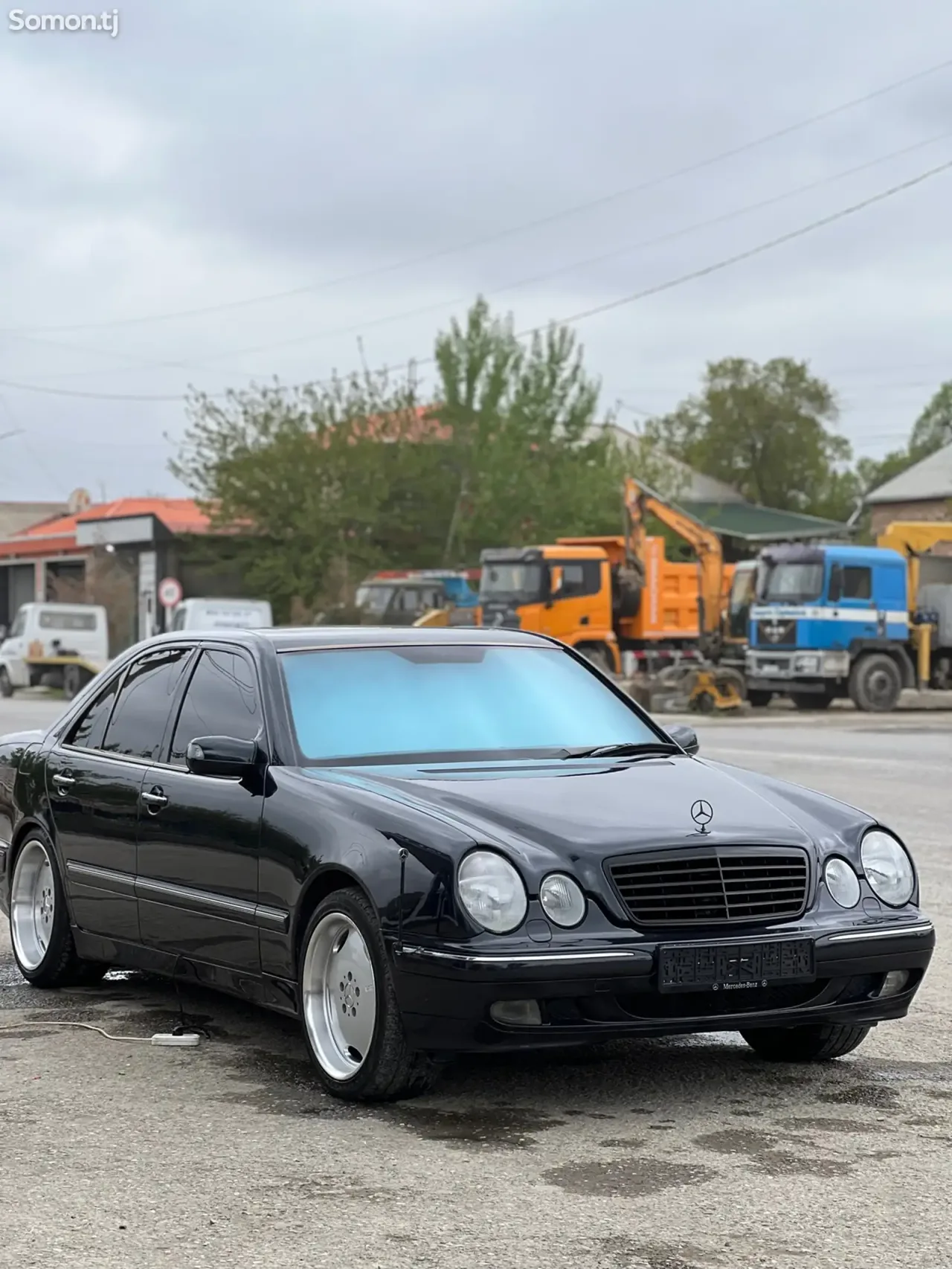 Mercedes-Benz E class 2001 · 4.3 AT