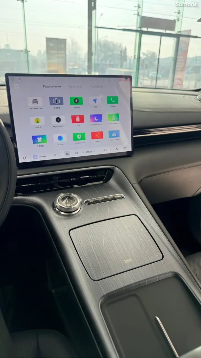 Geely Galaxy E5 2025 · AT