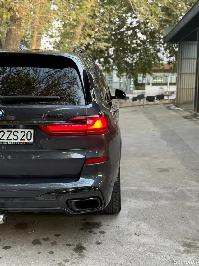 BMW X7 2021 · 4.4 AT