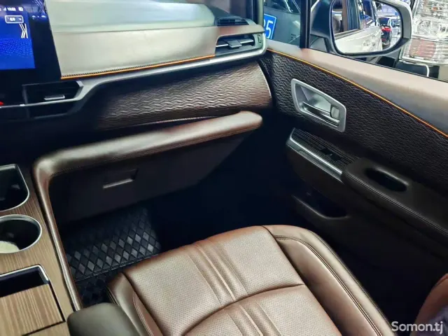 Toyota Sienna 2023 · 2.5 AT