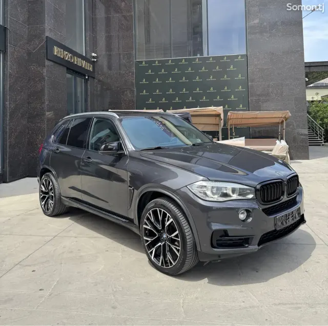 BMW X5 2015 · 3.0 AT