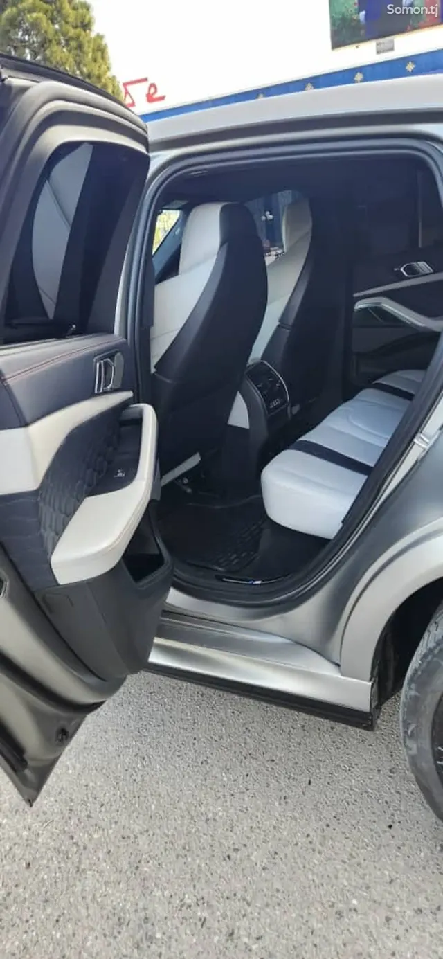 BMW X6 M 2022 · 4.4 AT