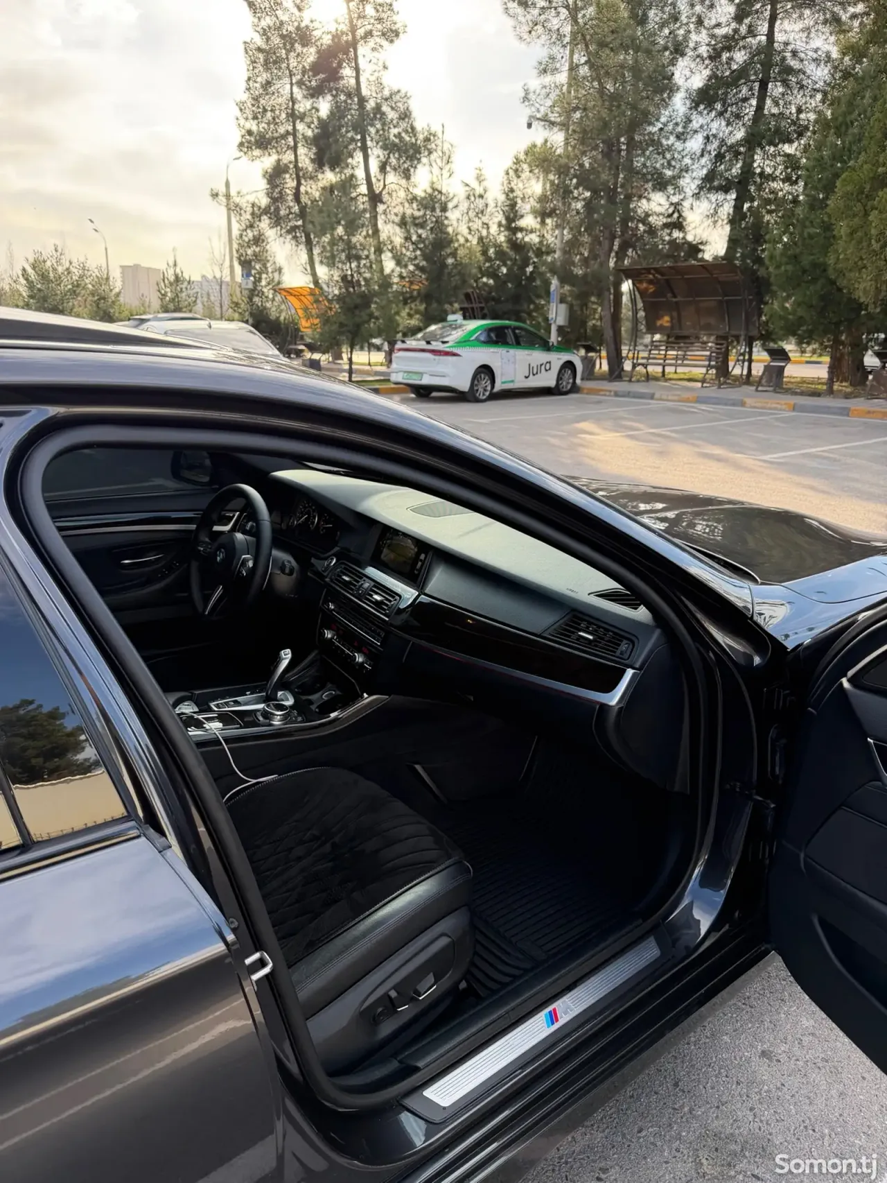 BMW 5 series 2015 · 3.0 AT