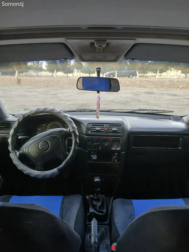 Opel Vectra A 1993 · 1.6 MT
