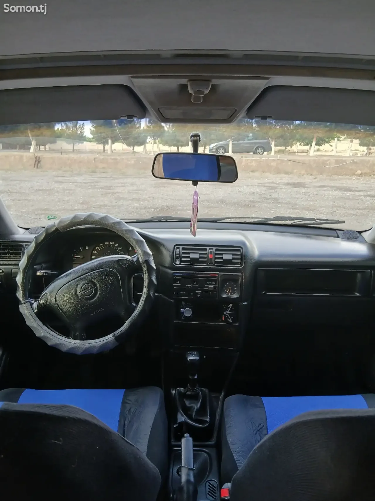 Opel Vectra A 1993 · 1.6 MT
