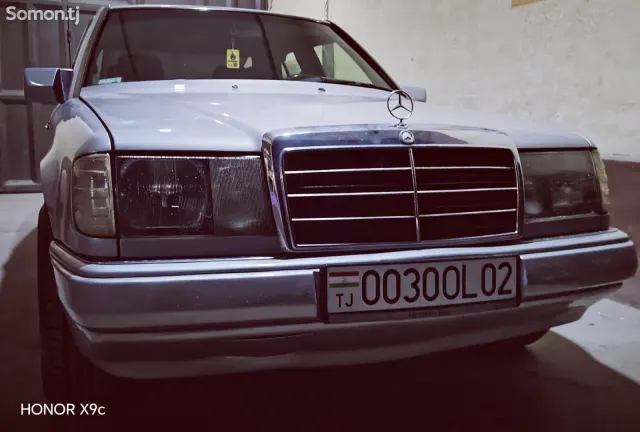 Mercedes-Benz W124 1992 · 2.5 MT
