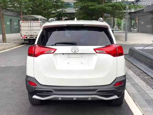 Toyota RAV 4 2015 · 2.5 AT