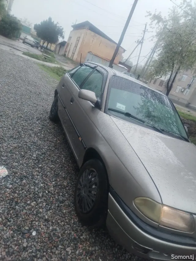 Opel Astra F 1995 · 1.6 MT