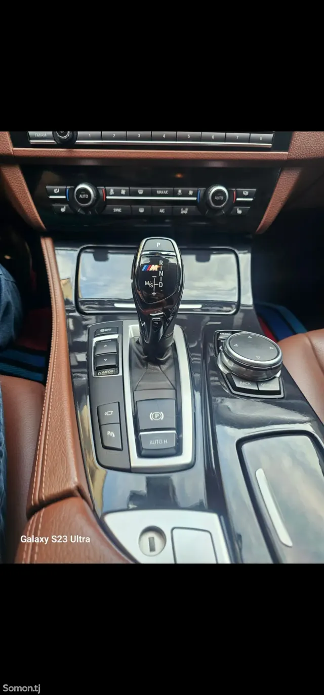 BMW 5 series 2016 · 2.0 AT