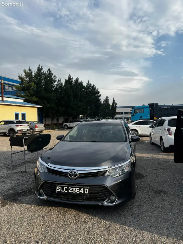 Toyota Camry 2017 · 2.0 AT