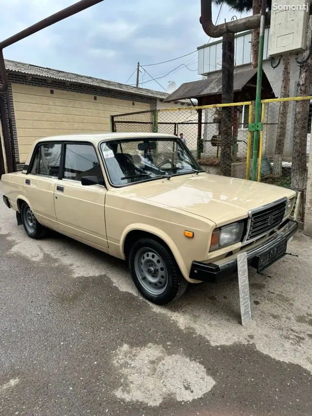 Lada (ВАЗ) 2107 1985 · 1.3 MT