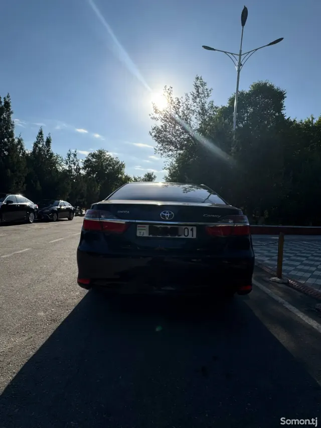 Toyota Camry 2015 · 2.5 AT